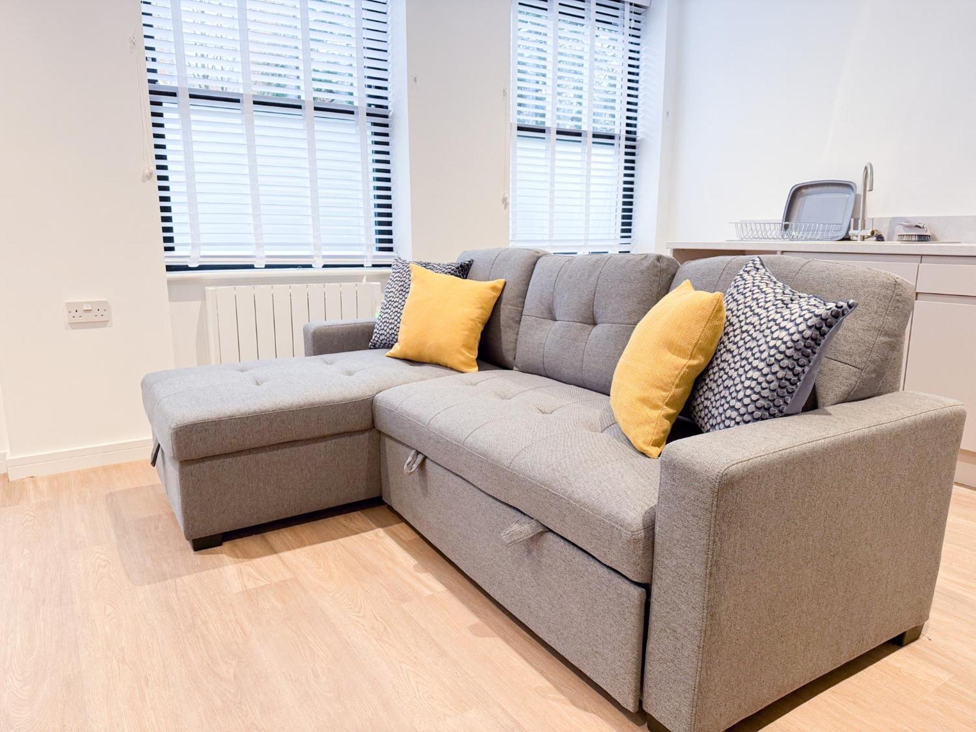 Spacious Modern 1 Bed Apartments In St Neots - Perfect For Contractors & Professionals - Free Parking - Wifi - Fully Equipped Kitchen - Smart Tv Ideal For Work Stays And Long Projects Esterno foto