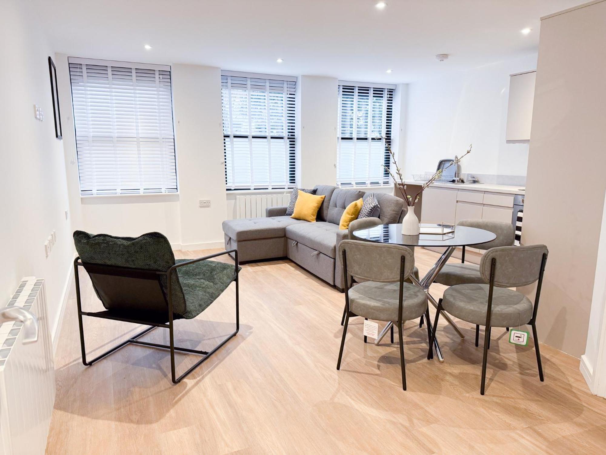 Spacious Modern 1 Bed Apartments In St Neots - Perfect For Contractors & Professionals - Free Parking - Wifi - Fully Equipped Kitchen - Smart Tv Ideal For Work Stays And Long Projects Esterno foto