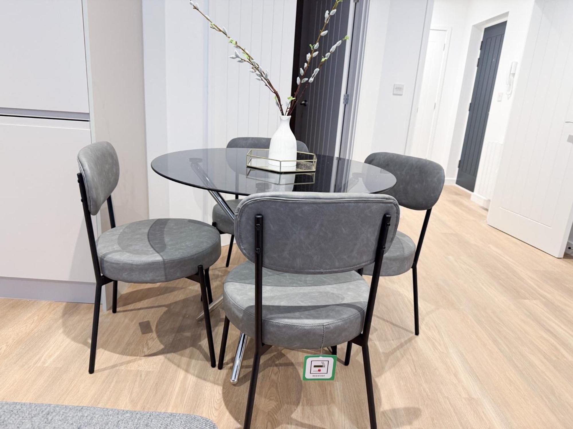 Spacious Modern 1 Bed Apartments In St Neots - Perfect For Contractors & Professionals - Free Parking - Wifi - Fully Equipped Kitchen - Smart Tv Ideal For Work Stays And Long Projects Esterno foto