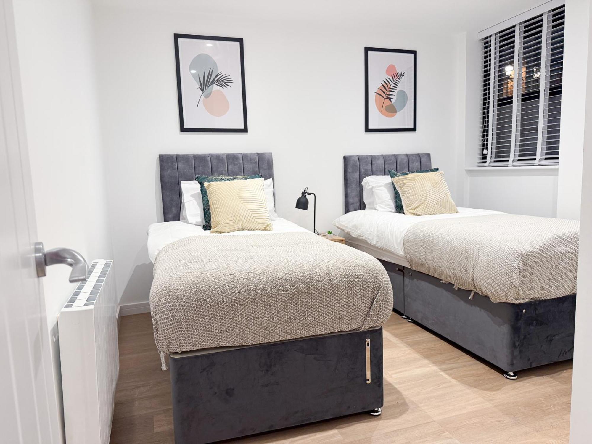 Spacious Modern 1 Bed Apartments In St Neots - Perfect For Contractors & Professionals - Free Parking - Wifi - Fully Equipped Kitchen - Smart Tv Ideal For Work Stays And Long Projects Esterno foto
