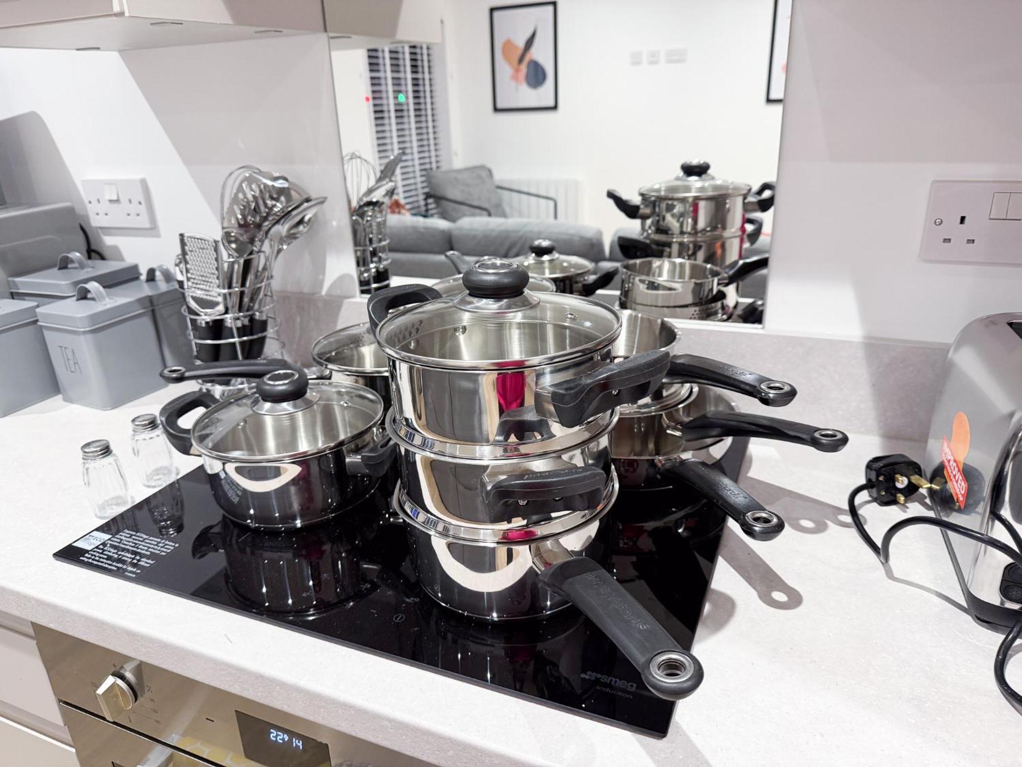 Spacious Modern 1 Bed Apartments In St Neots - Perfect For Contractors & Professionals - Free Parking - Wifi - Fully Equipped Kitchen - Smart Tv Ideal For Work Stays And Long Projects Esterno foto