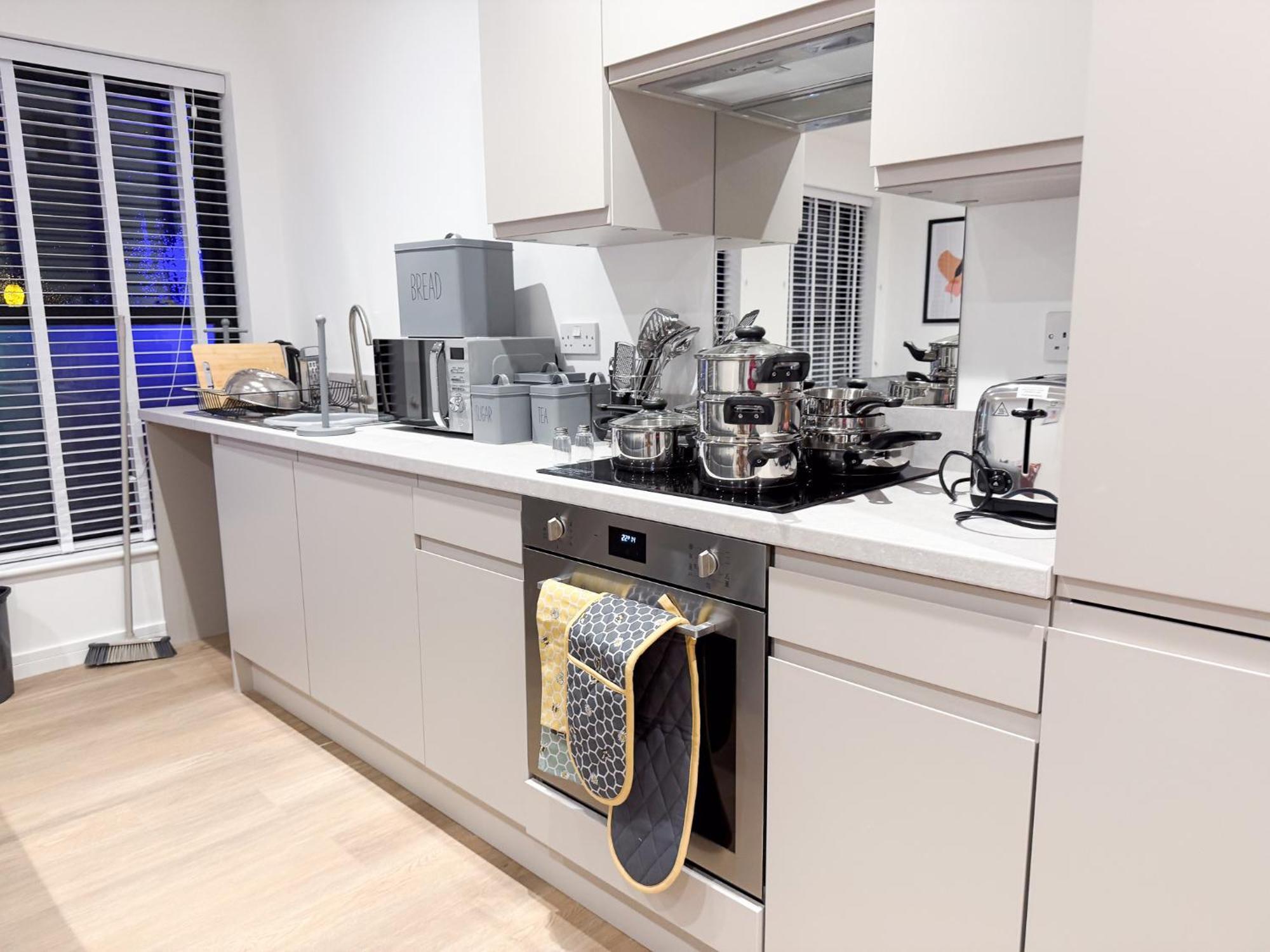Spacious Modern 1 Bed Apartments In St Neots - Perfect For Contractors & Professionals - Free Parking - Wifi - Fully Equipped Kitchen - Smart Tv Ideal For Work Stays And Long Projects Esterno foto