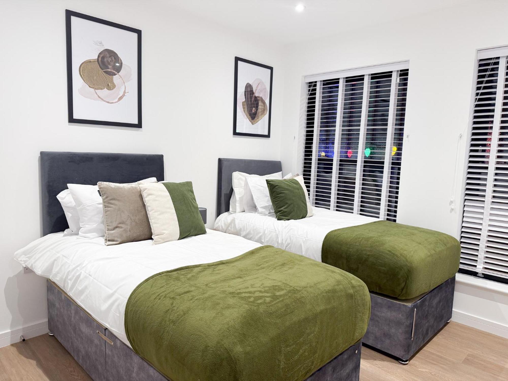 Spacious Modern 1 Bed Apartments In St Neots - Perfect For Contractors & Professionals - Free Parking - Wifi - Fully Equipped Kitchen - Smart Tv Ideal For Work Stays And Long Projects Esterno foto