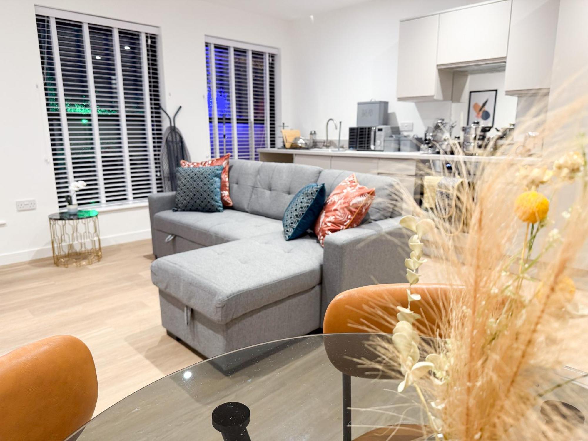Spacious Modern 1 Bed Apartments In St Neots - Perfect For Contractors & Professionals - Free Parking - Wifi - Fully Equipped Kitchen - Smart Tv Ideal For Work Stays And Long Projects Esterno foto