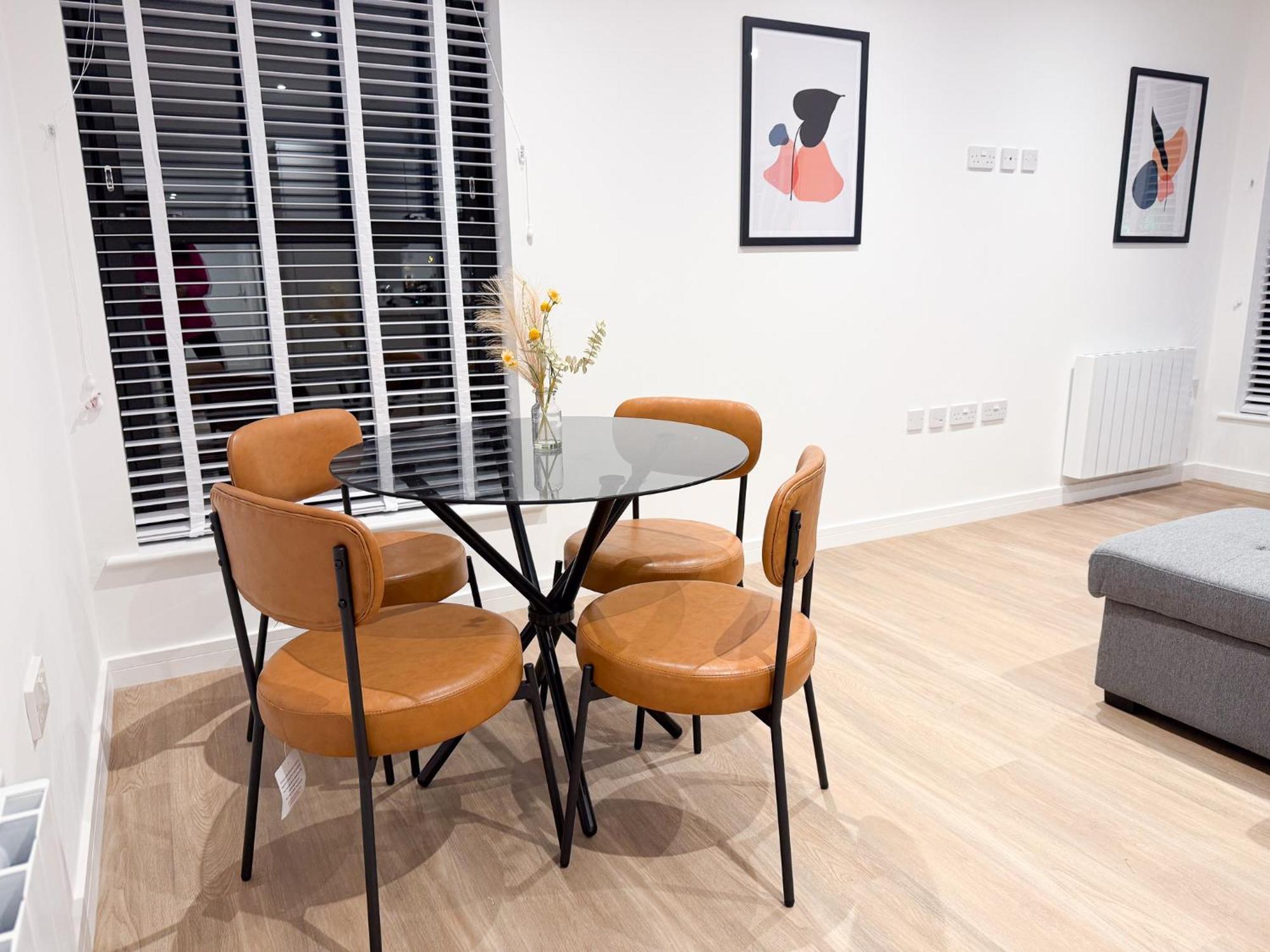 Spacious Modern 1 Bed Apartments In St Neots - Perfect For Contractors & Professionals - Free Parking - Wifi - Fully Equipped Kitchen - Smart Tv Ideal For Work Stays And Long Projects Esterno foto