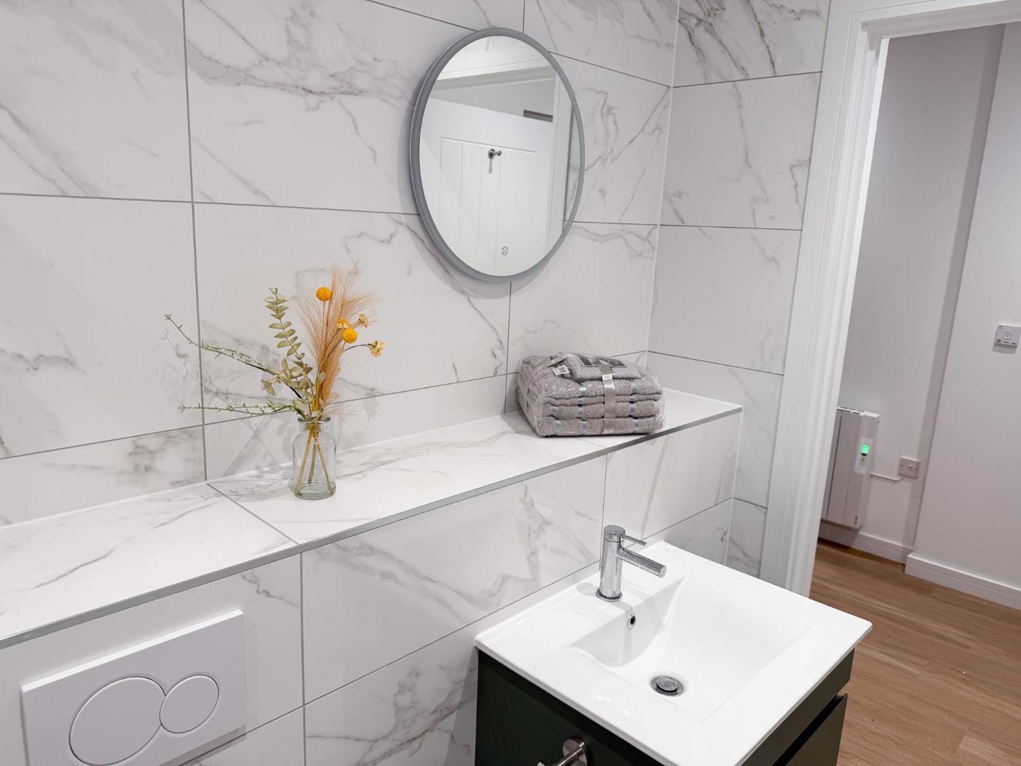 Spacious Modern 1 Bed Apartments In St Neots - Perfect For Contractors & Professionals - Free Parking - Wifi - Fully Equipped Kitchen - Smart Tv Ideal For Work Stays And Long Projects Esterno foto