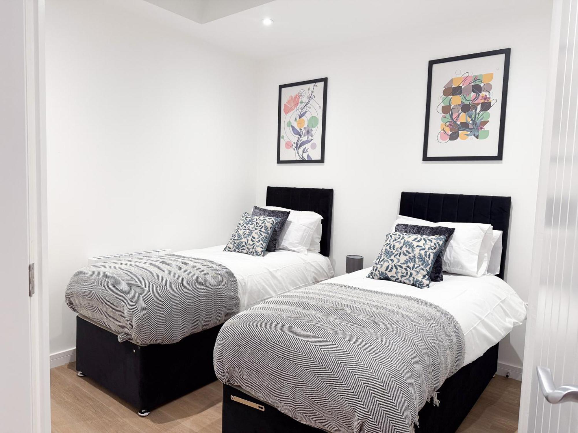 Spacious Modern 1 Bed Apartments In St Neots - Perfect For Contractors & Professionals - Free Parking - Wifi - Fully Equipped Kitchen - Smart Tv Ideal For Work Stays And Long Projects Esterno foto