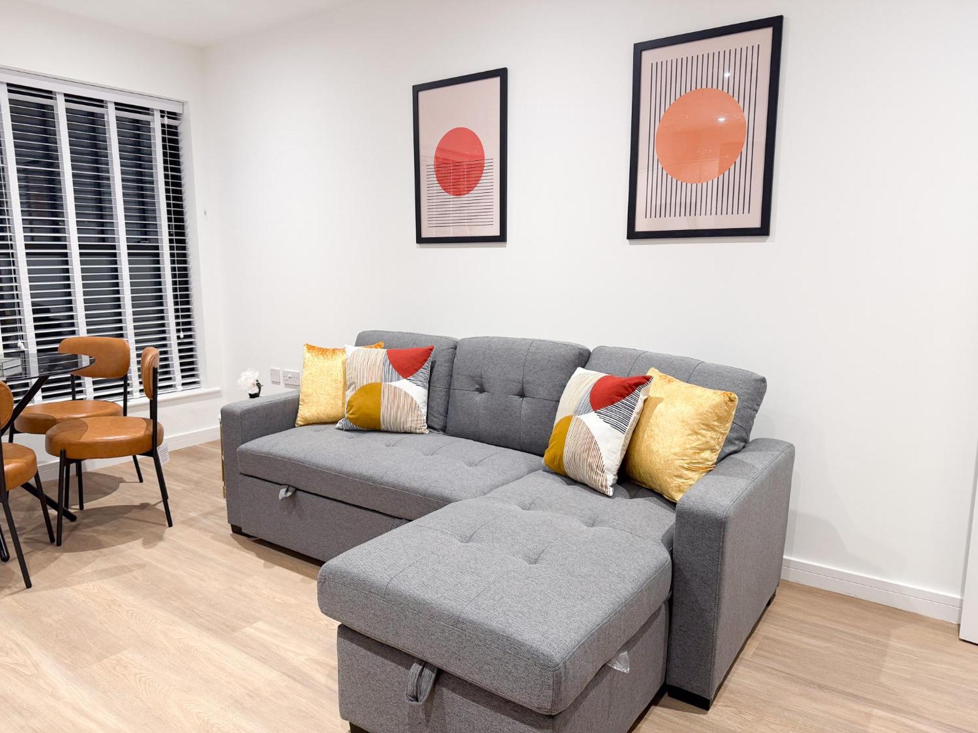 Spacious Modern 1 Bed Apartments In St Neots - Perfect For Contractors & Professionals - Free Parking - Wifi - Fully Equipped Kitchen - Smart Tv Ideal For Work Stays And Long Projects Esterno foto