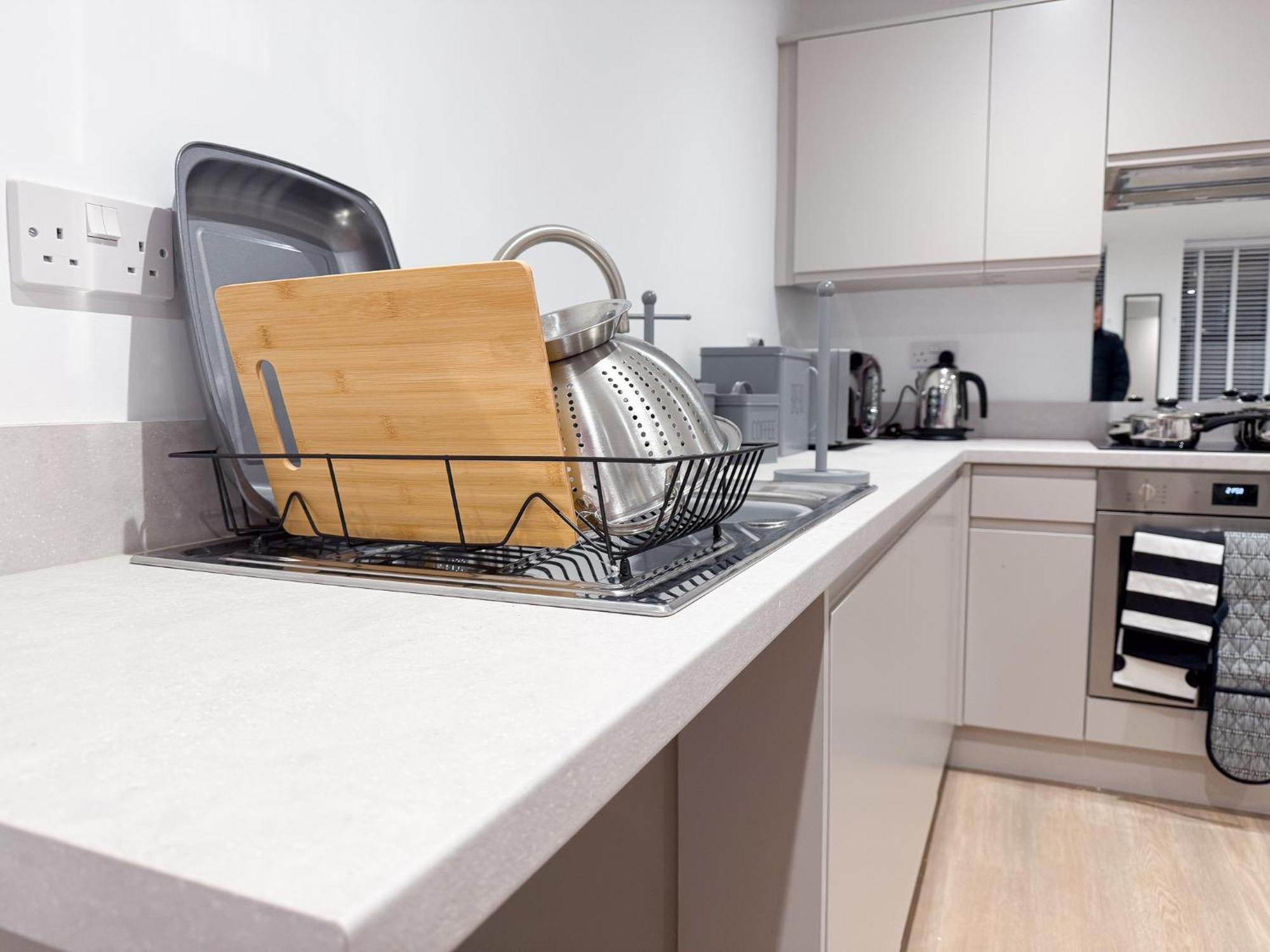 Spacious Modern 1 Bed Apartments In St Neots - Perfect For Contractors & Professionals - Free Parking - Wifi - Fully Equipped Kitchen - Smart Tv Ideal For Work Stays And Long Projects Esterno foto