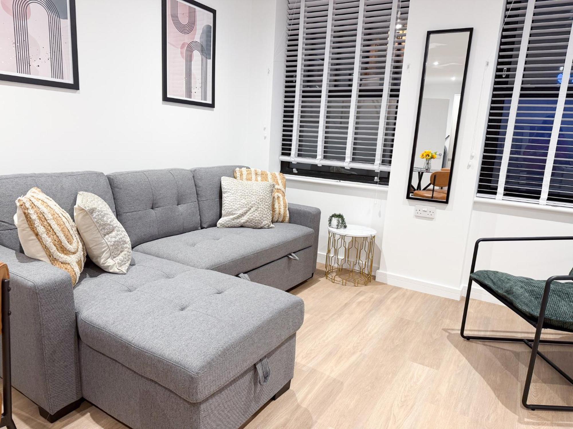 Spacious Modern 1 Bed Apartments In St Neots - Perfect For Contractors & Professionals - Free Parking - Wifi - Fully Equipped Kitchen - Smart Tv Ideal For Work Stays And Long Projects Esterno foto