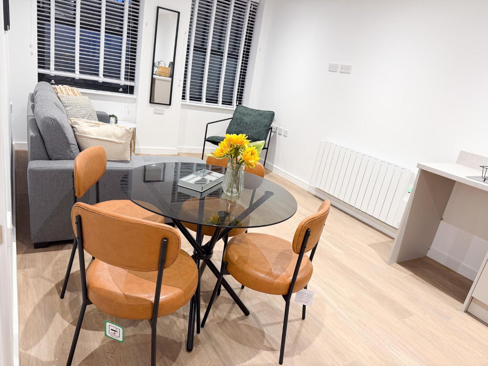 Spacious Modern 1 Bed Apartments In St Neots - Perfect For Contractors & Professionals - Free Parking - Wifi - Fully Equipped Kitchen - Smart Tv Ideal For Work Stays And Long Projects Esterno foto