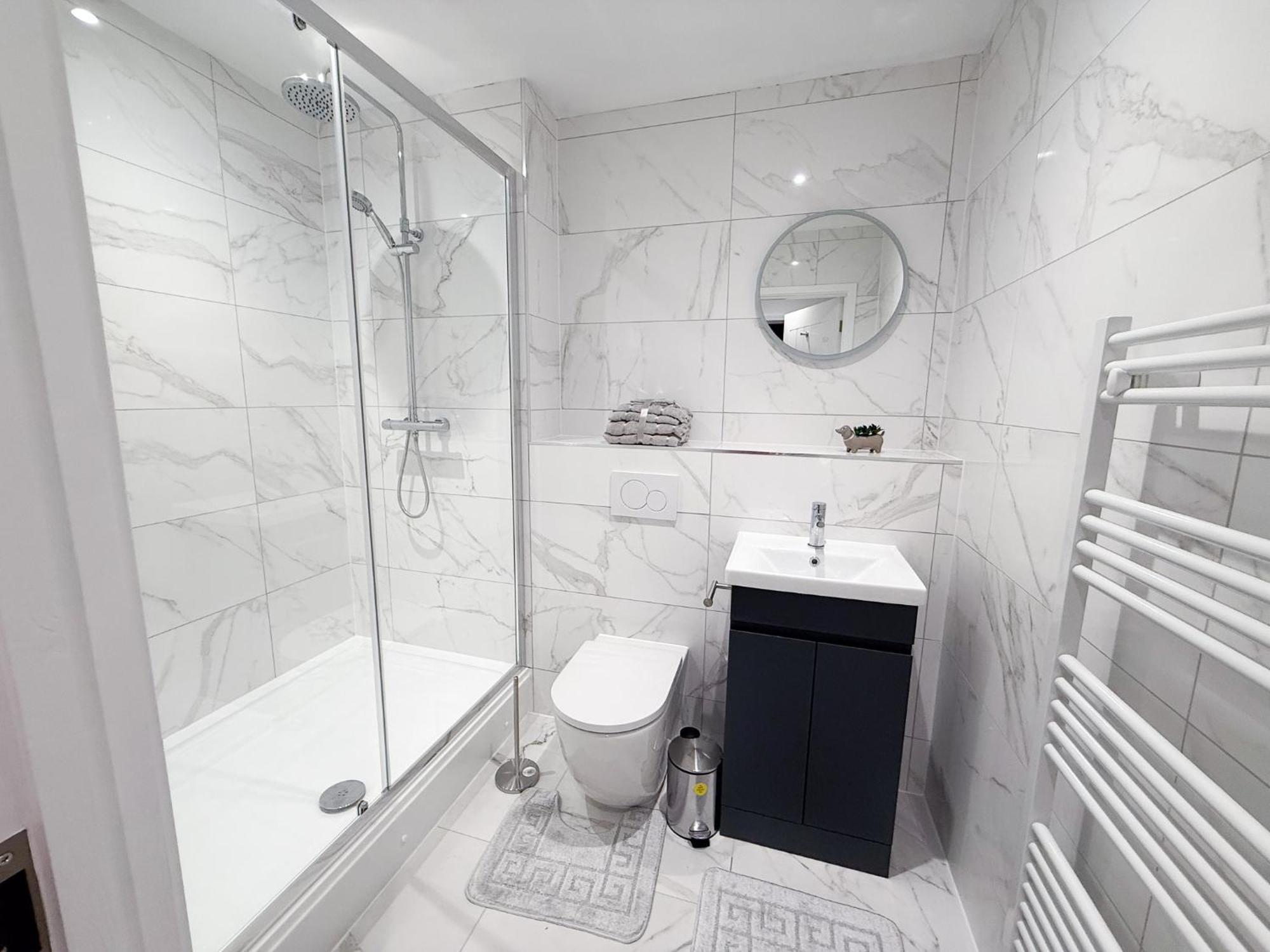 Spacious Modern 1 Bed Apartments In St Neots - Perfect For Contractors & Professionals - Free Parking - Wifi - Fully Equipped Kitchen - Smart Tv Ideal For Work Stays And Long Projects Esterno foto